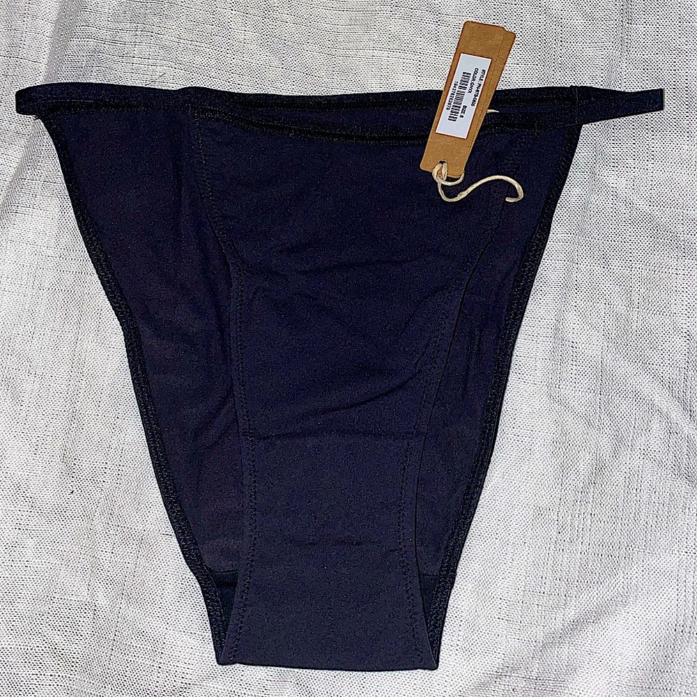 Skims String Bikini - Picture 3 of 4